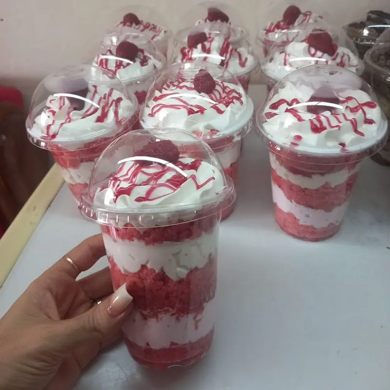 5 Domos de panetela con merengue y nata