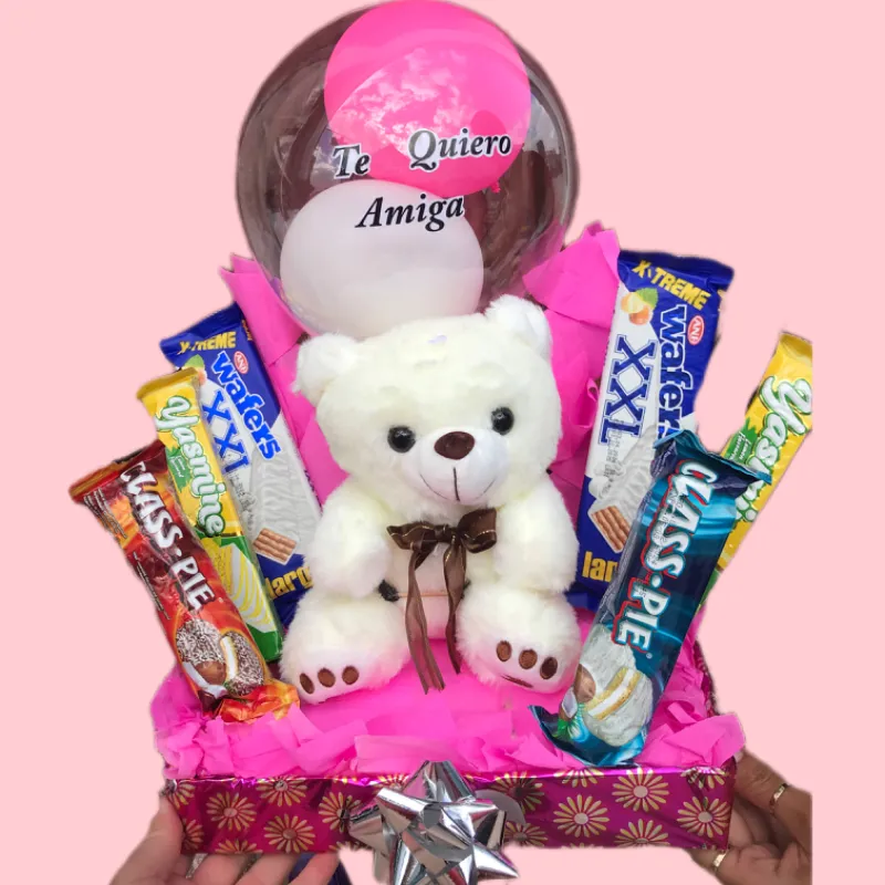 Caja con Peluches y confituras 