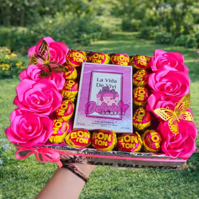 Caja con Rosas, Perfume y Bombones
