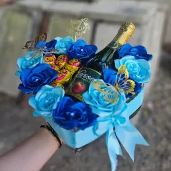 Caja con Rosas, Sidra y bombones