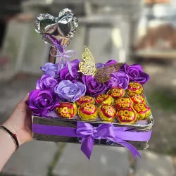 Caja con Rosas y bombones