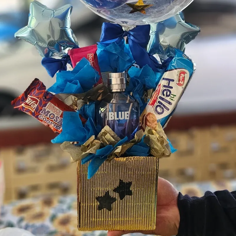 Cajita con Globo y Perfume + confituras