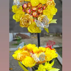 Cajita de Corazon con Rosas y bombones