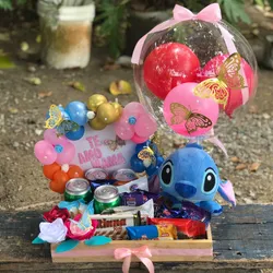 Cajita de madera con Stich, cerveza, refresco y confituras 🧸