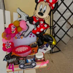 Cajita Temática con mini Cake , confituras, nutela con