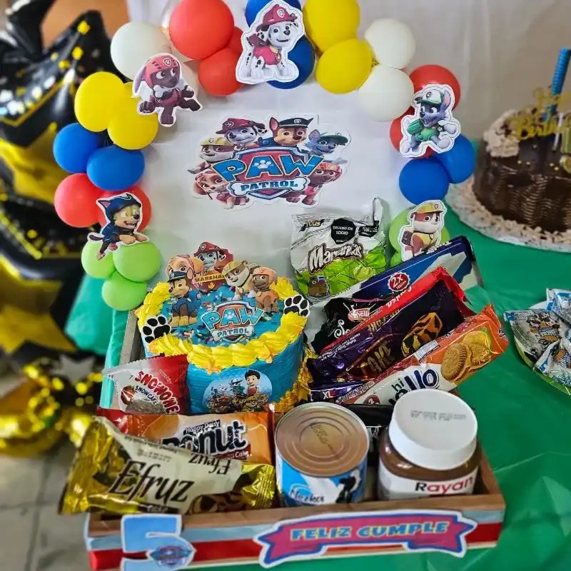 Cajita tematica con Mini Cake, nutela, confituras y mas