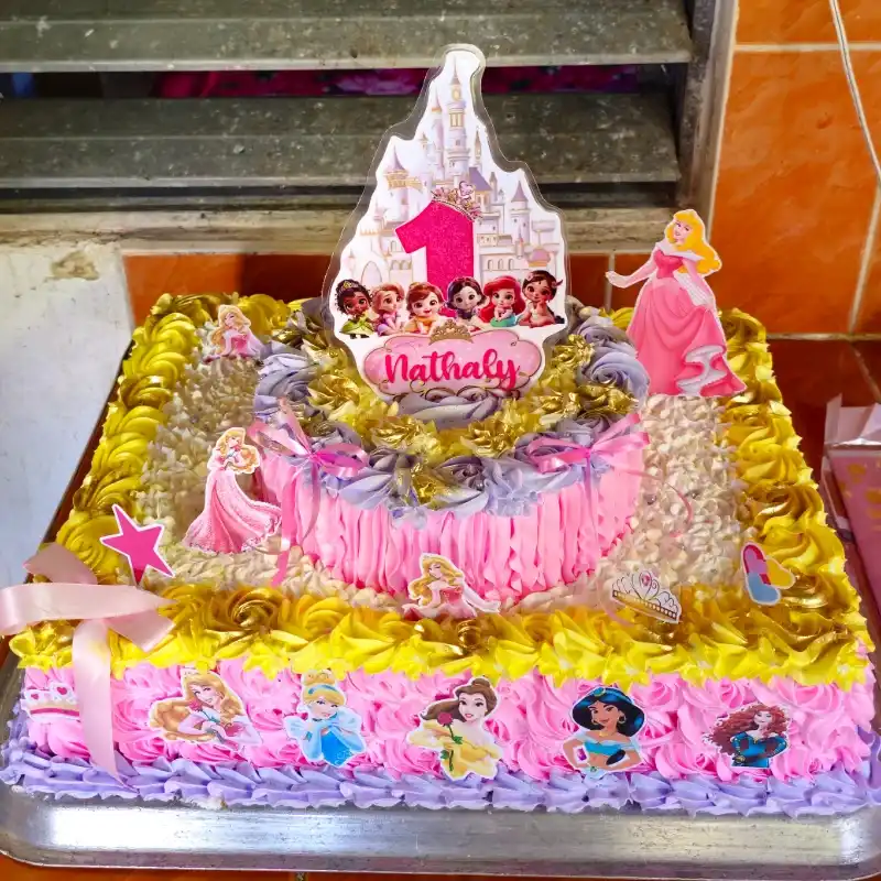 Cake de 2 Niveles de Bandeja Grande con piso encima