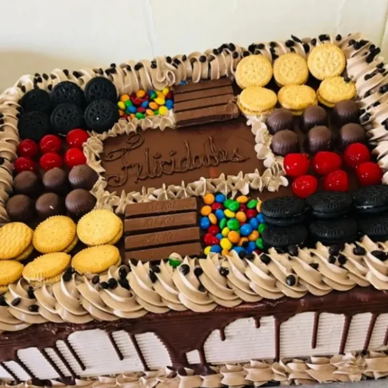 Pastel de Bandeja Grande de Chocolate (Premium)