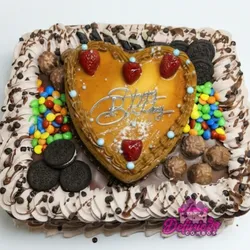 Pastel Mediano Cuadrado+ chocolates+ Mini Chocoflan