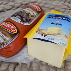 Conjunto de Jamón Bravo y mitad de Queso Gouda 