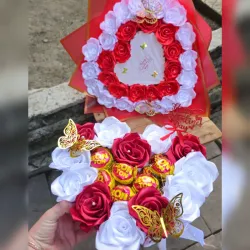 Conjunto de Ramo que se quema y caja de Corazon y bombones