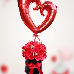 Hermosa Caja Cónica con Rosas y Globo