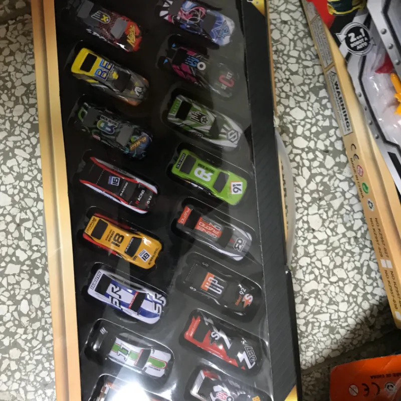 Juego de 16 carros de varón 