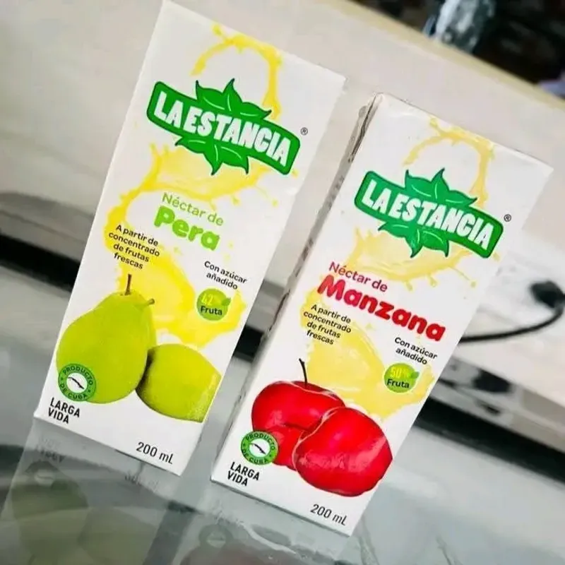 Jugo de cajita (pera y manzana)