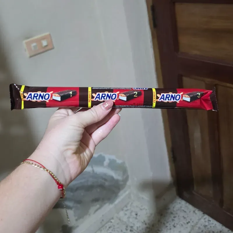 Peter Arno con Mani  (dividido en 3 peter dentro )