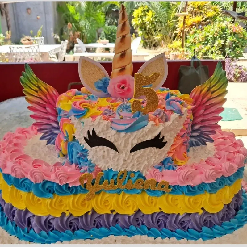 Pastel doble redondo con 1 piso arriba
