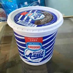 Pote de helado Nestlé de Chocolate