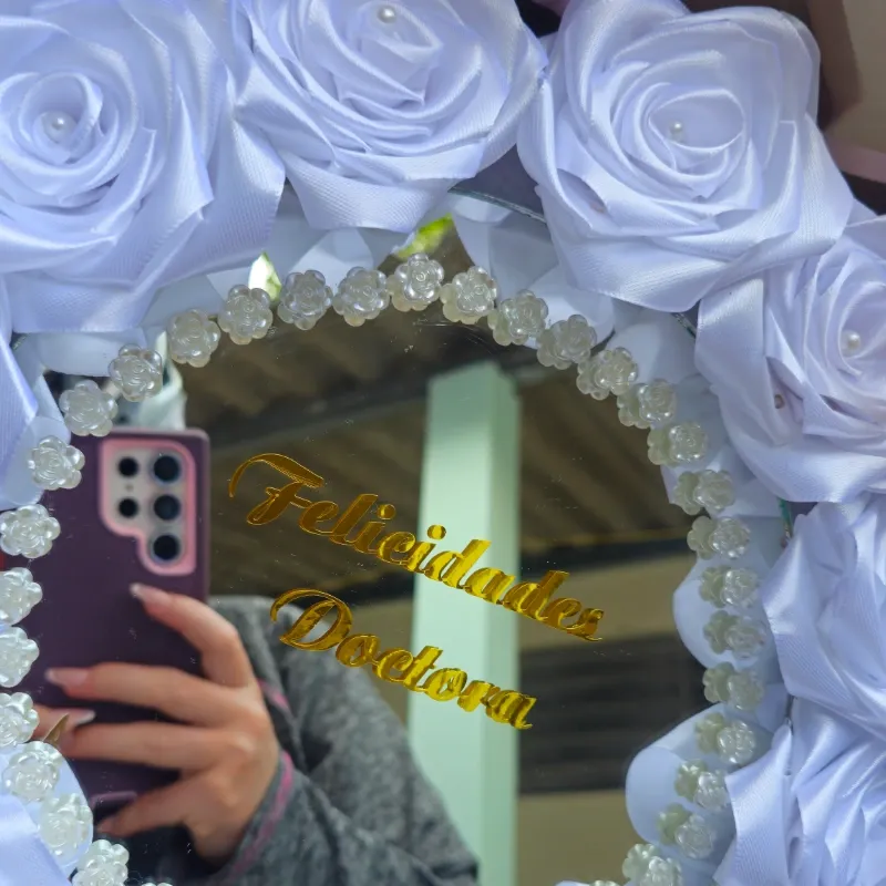 Ramo con Espejo y rosas + dedicatoria