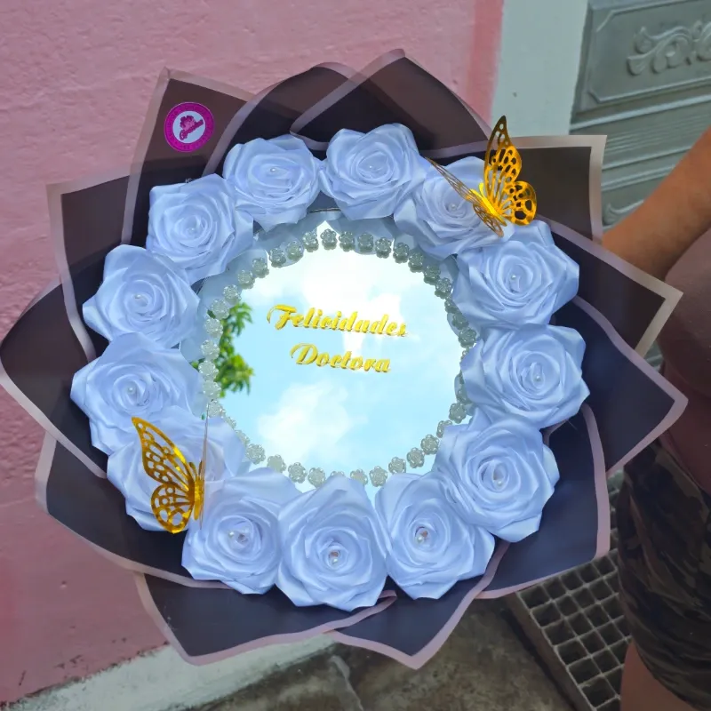Ramo con Espejo y rosas + dedicatoria
