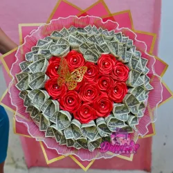 Ramo con rosas y 50 usd en billete de a 1