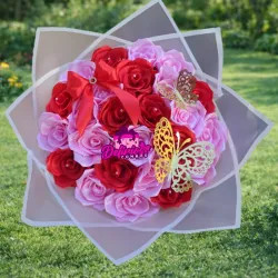 Ramo de 25 rosas eternas rosado
