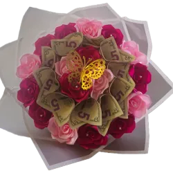 Ramo de rosas eternas con 50 usd 