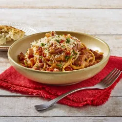 🍝 Espaguetis con Salchichas y Queso Gouda 