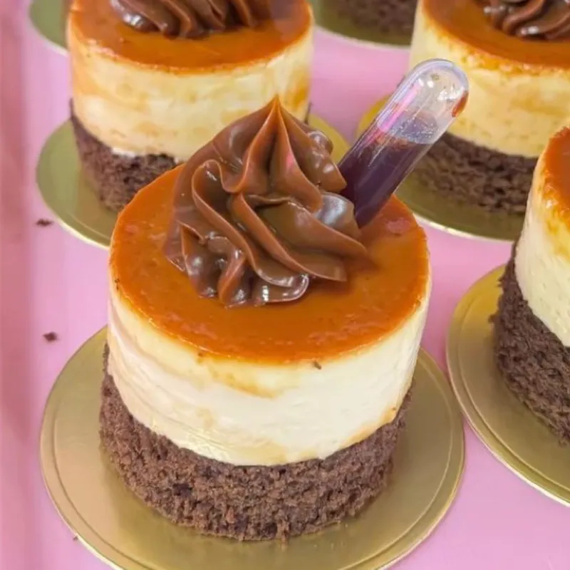Mini chocoflan
