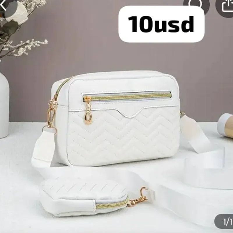 Bolso blanco con momederito