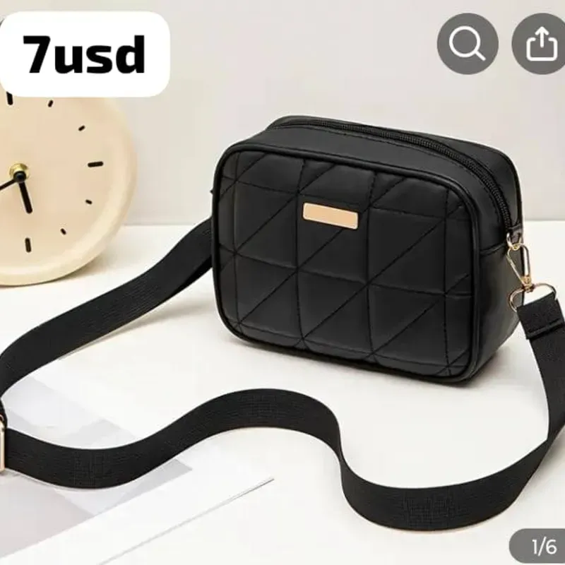 Bolso negro.
