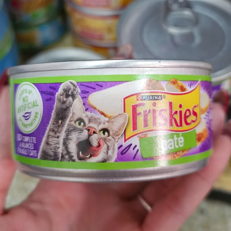 FRISKIES PATÉ TURKEY & GIBLETS DINNER 5.5 oz (Pavo y menudencias)