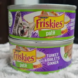 FRISKIES PATÉ TURKEY & GIBLETS DINNER 5.5 oz (Pavo y menudencias)