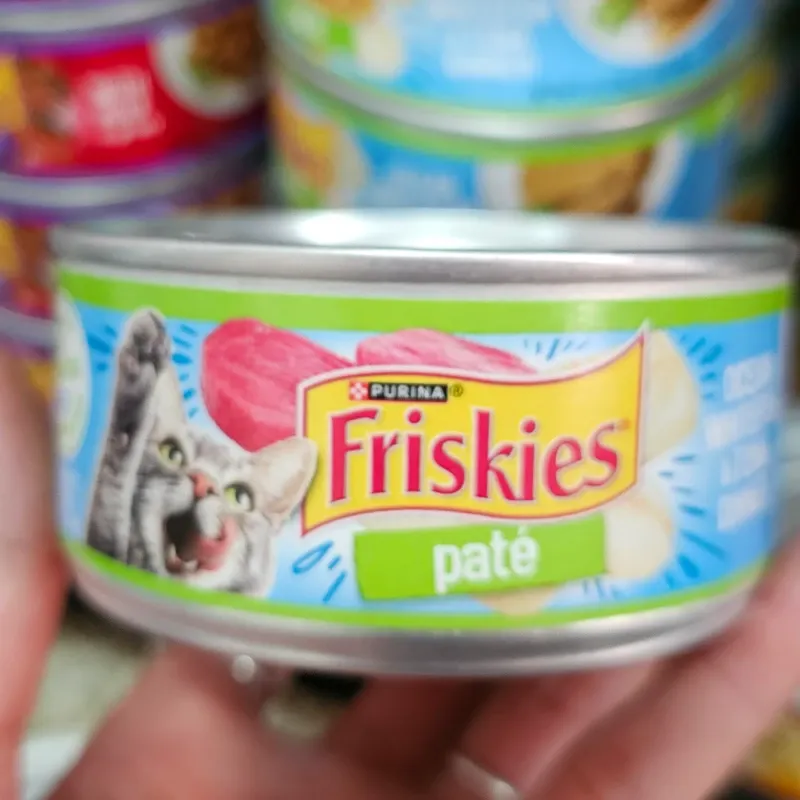 PURINA FRISKIES PATÉ OCEAN WHITEFISH & TUNA 5.5 oz (Pescado Blanco de Mar y Atún)