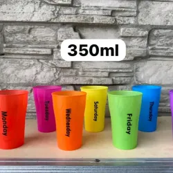 Juego de vasos plásticos