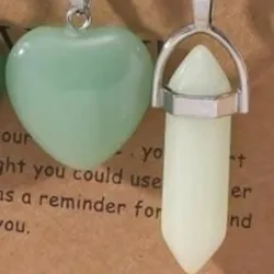 ‼️Collar de Pareja con dijes de cristal verde‼️