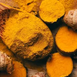 Curcuma deshidratada en polvo (10g)