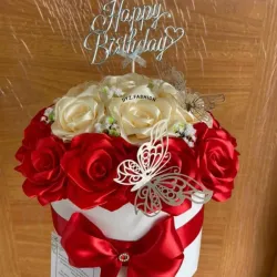 Bouquet con Rosas, Topper y mariposas 