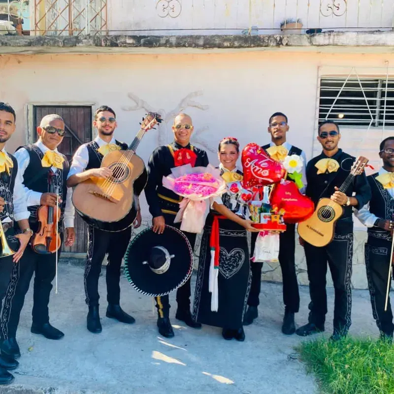 Serenata con Mariachis 