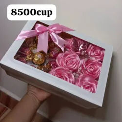 Caja sorpresa de bombones y flores