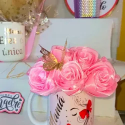Jarra personalizada con flores eternas