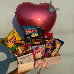 Caja mediana con globo metálico de 18" y 25 confituras 