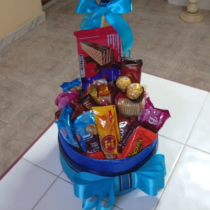 Cestica sorpresa de chuches