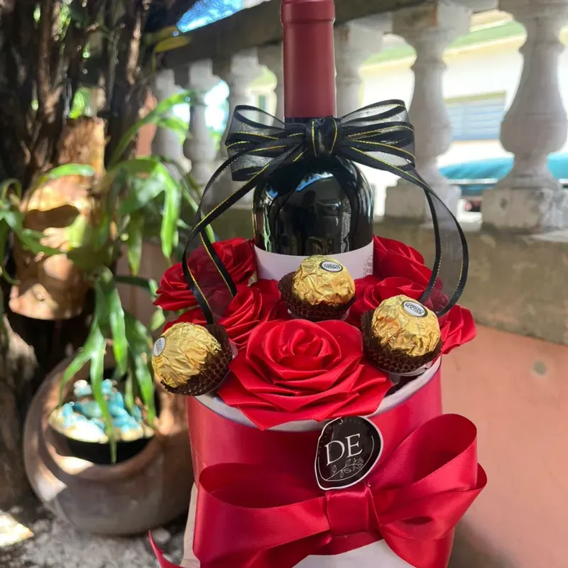 Cilindro del vino tinto. 