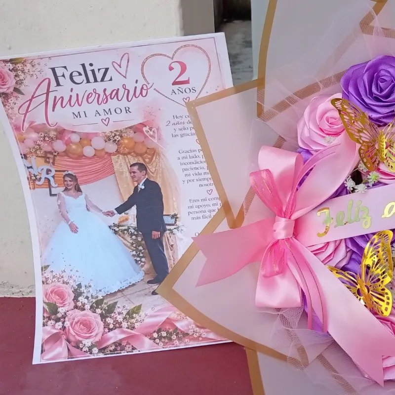 Mega ramo de Aniversario y tarjeta personalizada 