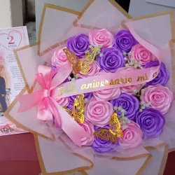 Mega ramo de Aniversario y tarjeta personalizada 