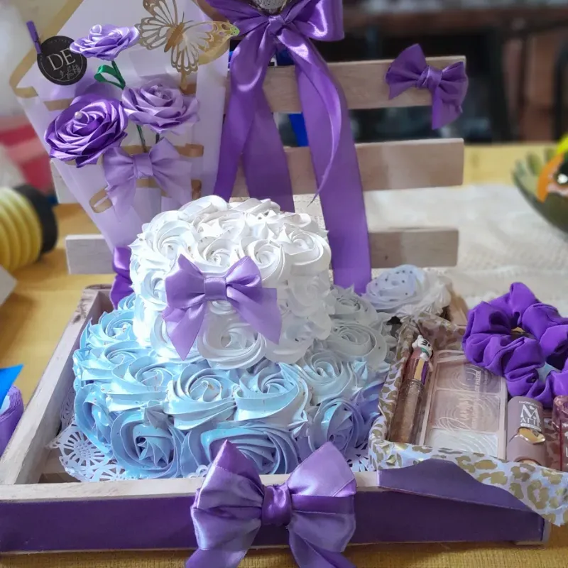 Mega súper especial 💜🥰Torta y maquillaje.
