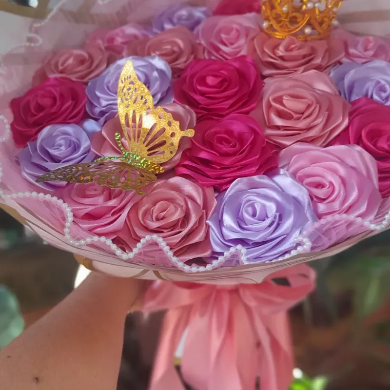 Ramo primavera premium con caja de bombones 