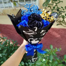  8 rosas eternas 🖤