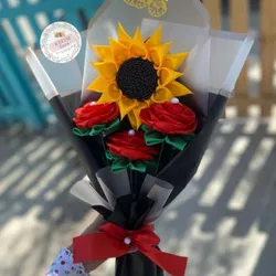 Ramo de 1-Girasol 3-Rosas Eternas 