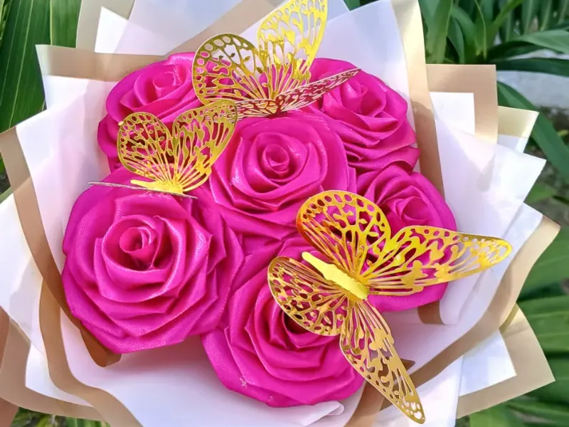 Ramo de 10 a 13 🌹 rosas 